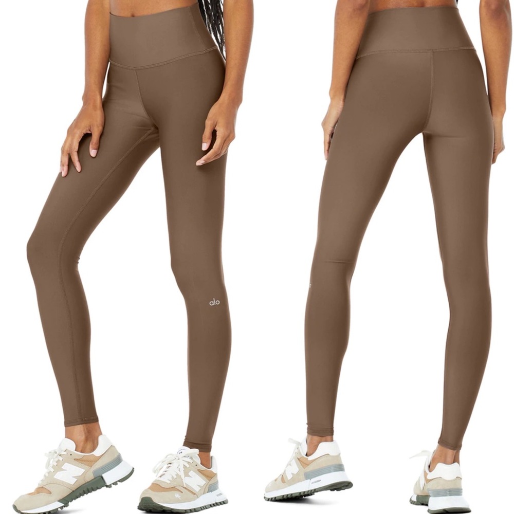 NWOT, ALO YOGA Size Small in Color, Hot Coco 
7/8 High-Waist Airlift Legging
